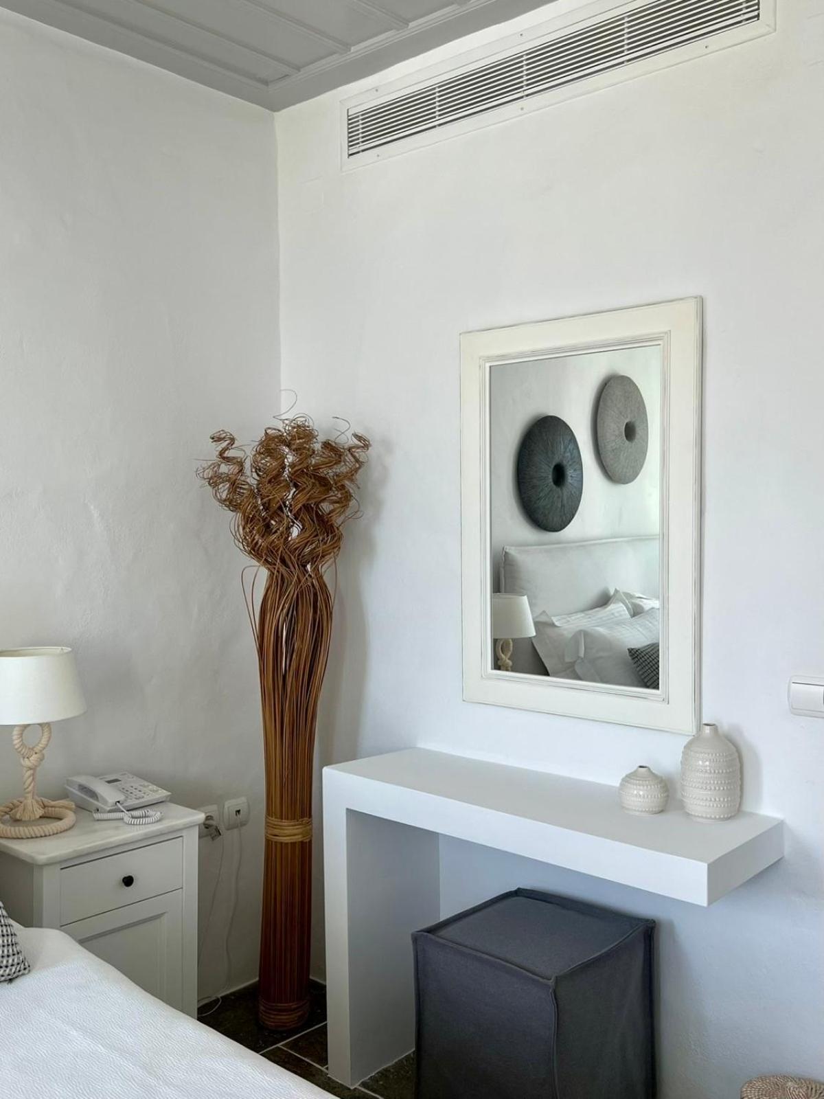 Niriedes Hotel Platis Gialos  Zewnętrze zdjęcie